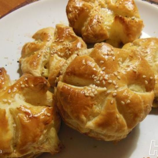 Рецепт булочек с ветчиной и сыром