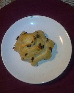 Булочки сдобные с изюмом из картофельного дрожжевого тест