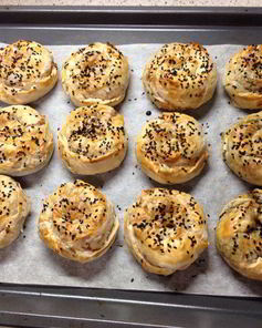 Булочки со шпинатом из теста фило