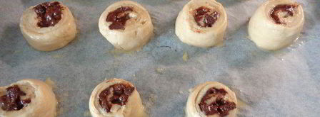 булочки-улитки с изюмом и корицей. Шаг 12