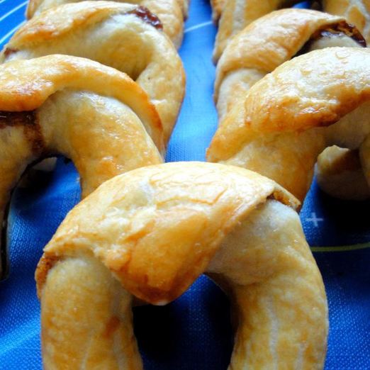 Круассаны с бананами и шоколадом