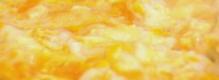 круассаны со взбитыми яйцами, семгой и укропом. Шаг 4