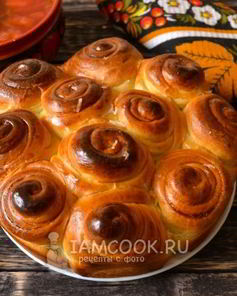 Пампушки-завитушки из готового дрожжевого теста