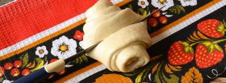 пампушки-завитушки из готового дрожжевого теста. Шаг 9