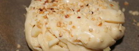 плюшки с яблоком и сгущенкой. Шаг 9