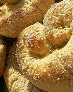 Постные плюшки с джемом и кунжутом