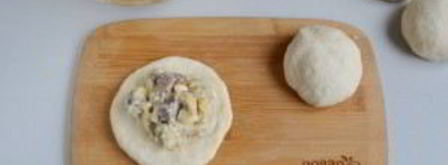 сырные булочки с мясной начинкой. Шаг 9