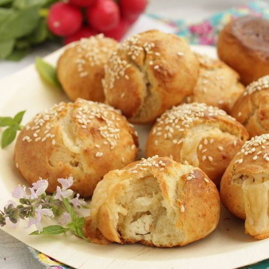Рецепт турецких сырных булочек с кунжутом