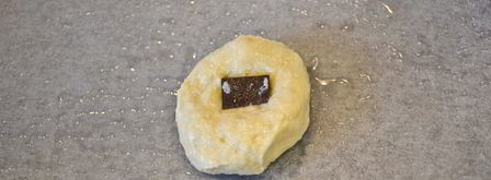 творожные булочки с шоколадом. Шаг 7