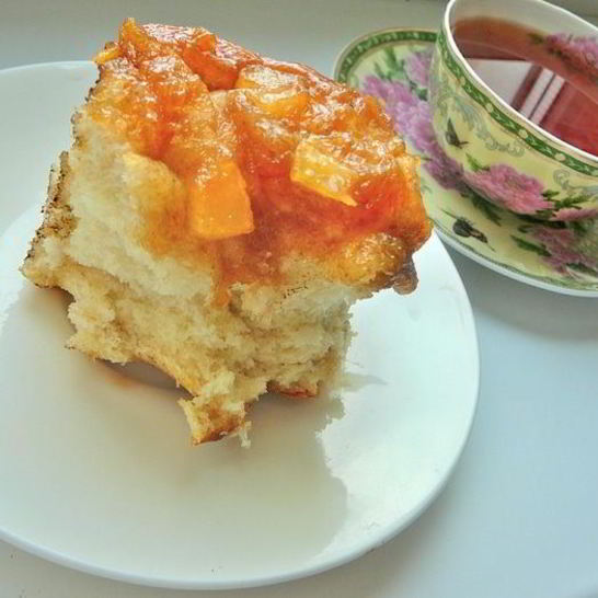 Рецепт влажных коричных булочек в яблочной карамели