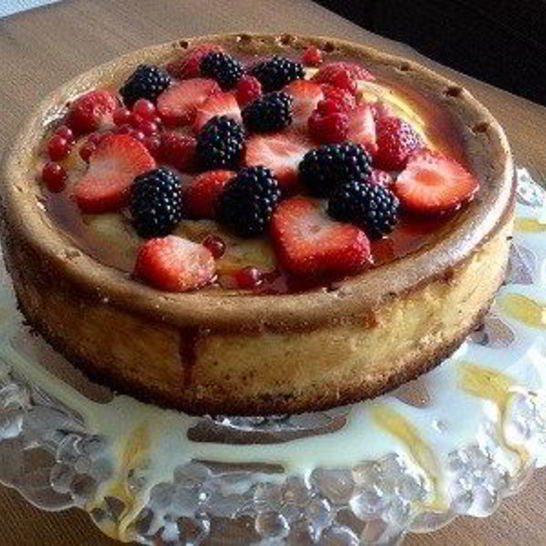 Рецепт чизкейка с белым и молочным шоколадом под карамельным соусом