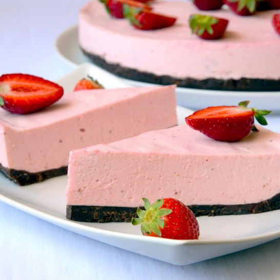 Рецепт клубничного чизкейка без выпечки
