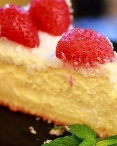 Лимонный чизкейк с клубникой и кокосом