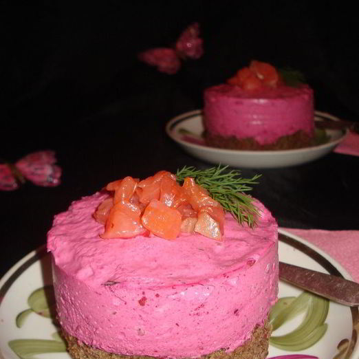 Свекольный чизкейк с форелью