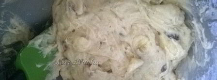 бананово-фисташковый кекс под молочно-маковой глазурью. Шаг 14