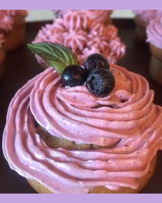 Черничные капкейки