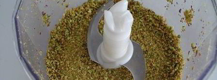 фисташковые капкейки с малиной. Шаг 2