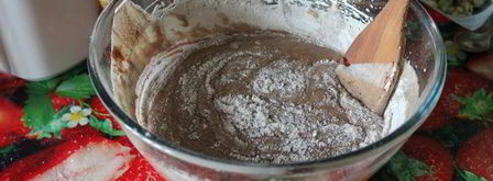 гречишный кекс с шоколадом, изюмом и тыквенными семечками. Шаг 7