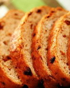 Кекс с помидорами и миндалем