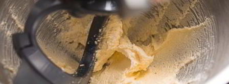 кекс со сливами и хрустящим штрейзелем. Шаг 6