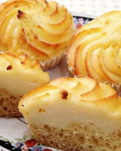 Кексы в творожной шапке