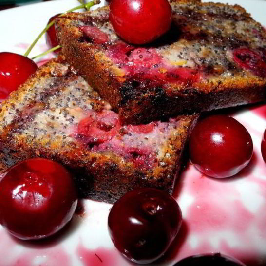 Рецепт макового кекса с вишней и розмарином