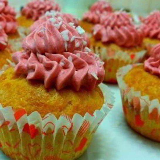 Рецепт творожных кексиков с кремом и джемом