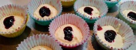 творожные кексики с кремом и джемом. Шаг 7