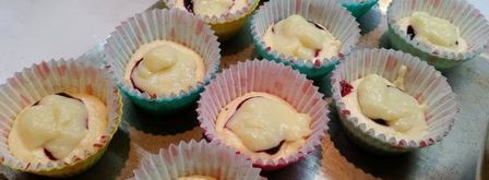 творожные кексики с кремом и джемом. Шаг 8