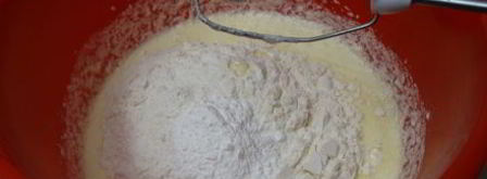 ванильные капкейки с сублимированной малиной и клубникой. Шаг 4