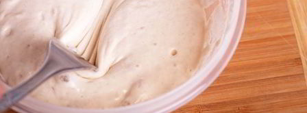 батоны на пшеничной закваске с беконом и луком. Шаг 2