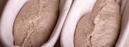 батоны на пшеничной закваске с беконом и луком. Шаг 12