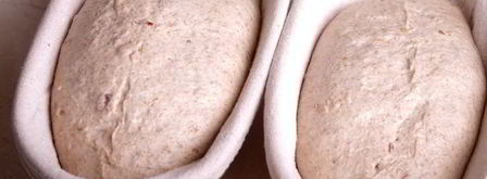 батоны на пшеничной закваске с беконом и луком. Шаг 13