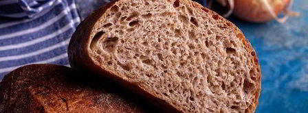 батоны на пшеничной закваске с беконом и луком. Шаг 18