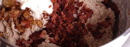 батоны на пшеничной закваске с беконом и луком. Шаг 7