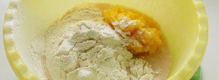 хлеб с тыквой, чесноком и перцем. Шаг 3