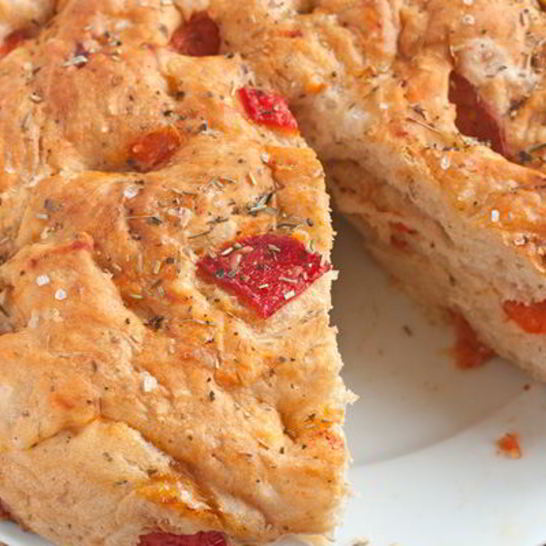 Рецепт хлеба с запеченным перцем и травами