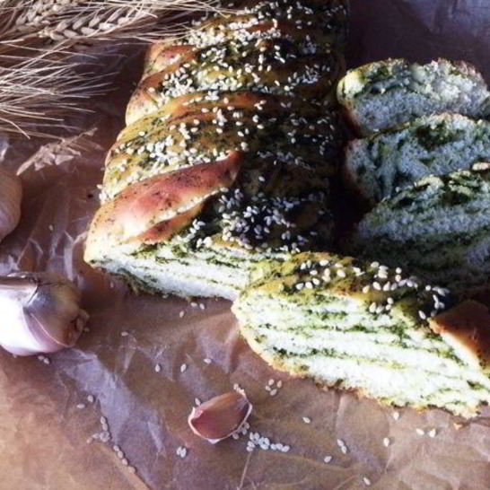 Рецепт хлеба с зеленью и чесноком