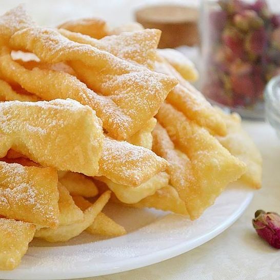 Рецепт хвороста на кефире с водкой