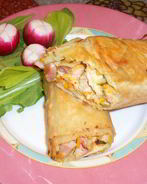 Лаваш с корейской морковкой и огурцом