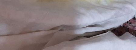 лаваш с тунцом и шпинатом, запеченный в глиняной тарелке. Шаг 8