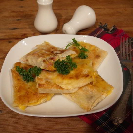 Рецепт лаваша с ветчиной и твердым сыром