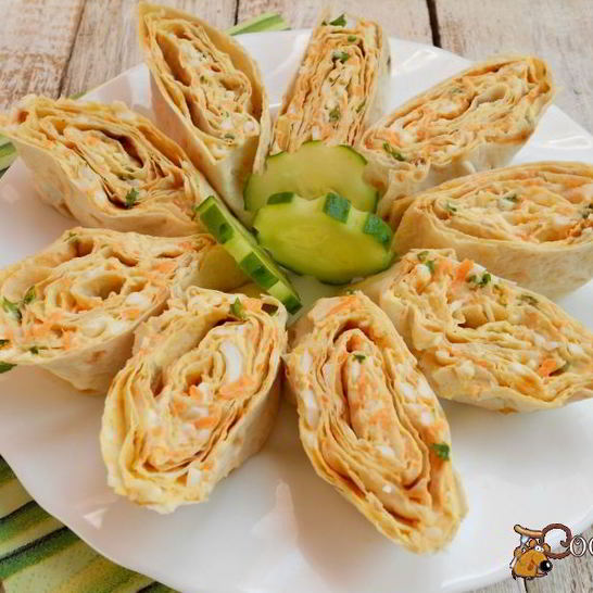 Рецепт рулетиков из лаваша с сыром, яйцами и морковью