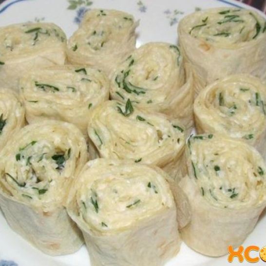 Рецепт рулетиков из лаваша с сыром