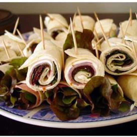 Рецепт рулетиков из лаваша с ветчиной и вялеными помидорами