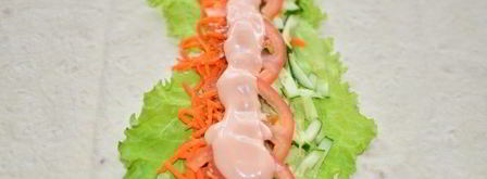 сосиска в лаваше с корейской морковкой. Шаг 5