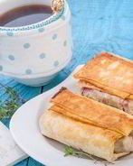 Вишня с сыром Моцарелла в лаваше