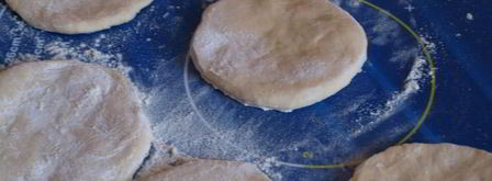 чапати — простые индийские лепешки. Шаг 2