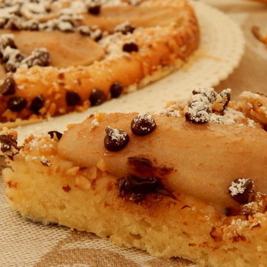 Рецепт фокаччи с грушей, шоколадом и орехами