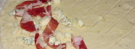 фокачча с грушей, сыром и беконом. Шаг 7